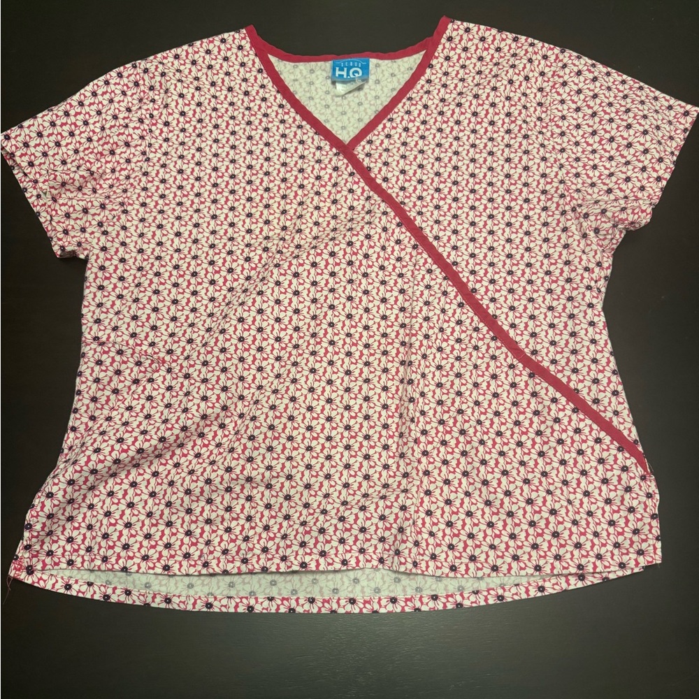 Scrub HQ floral size medium